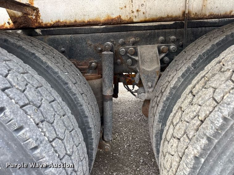 image for item DH9220 2003 Kenworth T300 fertilizer delivery truck