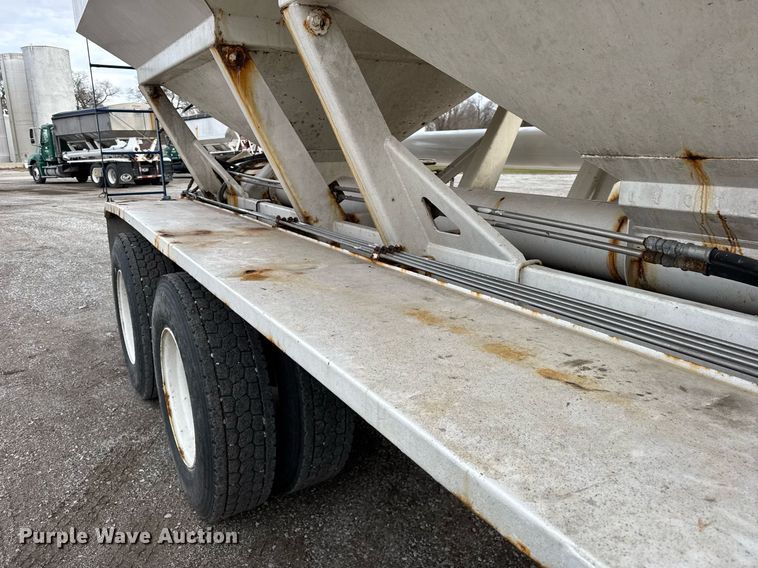 image for item DH9220 2003 Kenworth T300 fertilizer delivery truck