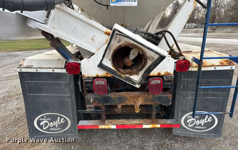 image for item DH9220 2003 Kenworth T300 fertilizer delivery truck