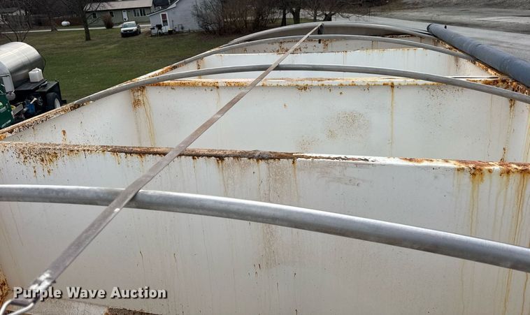 image for item DH9220 2003 Kenworth T300 fertilizer delivery truck