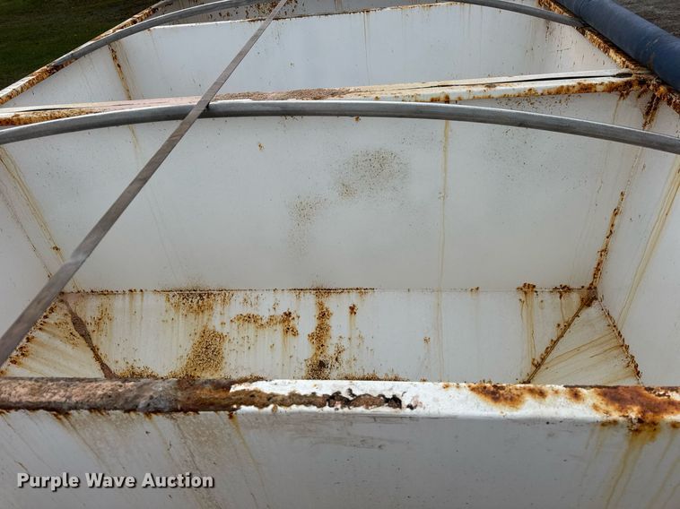 image for item DH9220 2003 Kenworth T300 fertilizer delivery truck