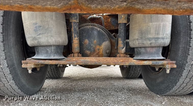 image for item DH9220 2003 Kenworth T300 fertilizer delivery truck