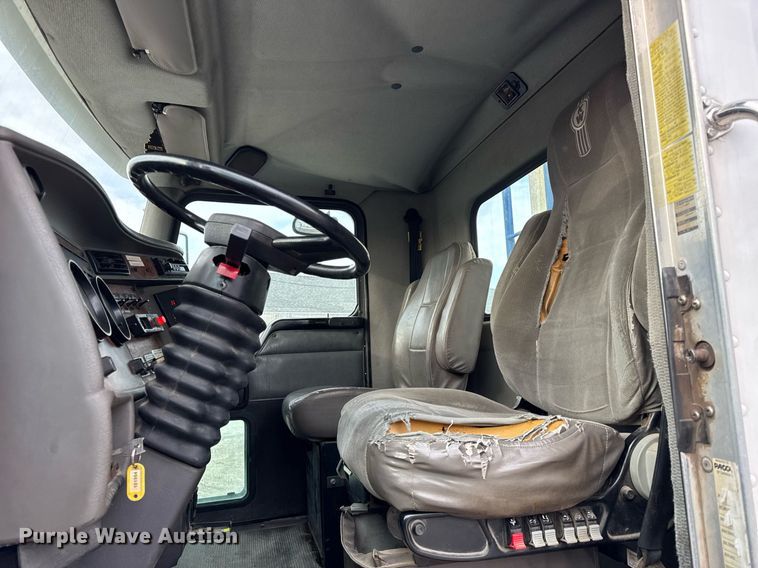 image for item DH9220 2003 Kenworth T300 fertilizer delivery truck