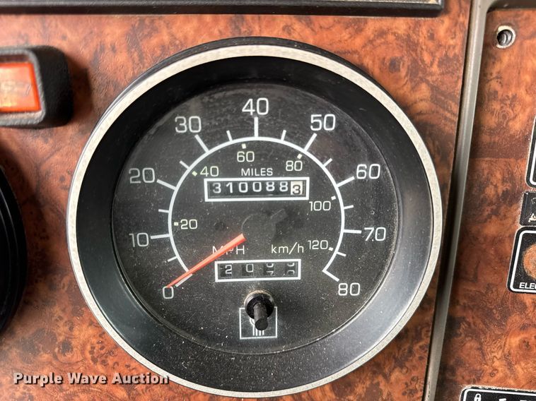 image for item DH9220 2003 Kenworth T300 fertilizer delivery truck