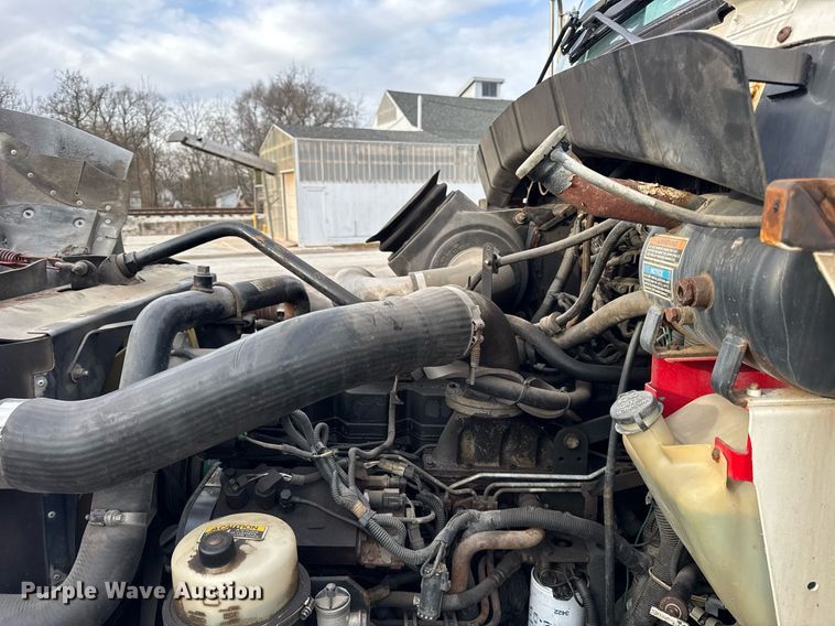 image for item DH9220 2003 Kenworth T300 fertilizer delivery truck