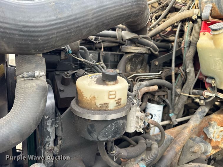 image for item DH9220 2003 Kenworth T300 fertilizer delivery truck