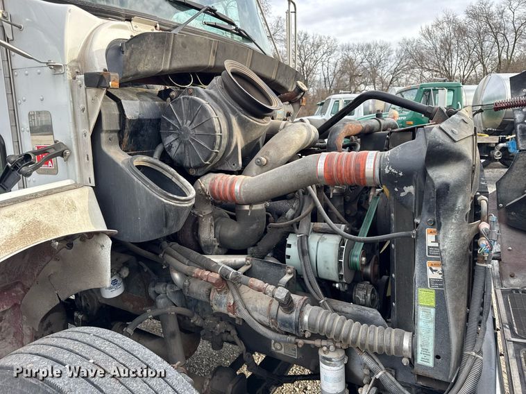 image for item DH9220 2003 Kenworth T300 fertilizer delivery truck