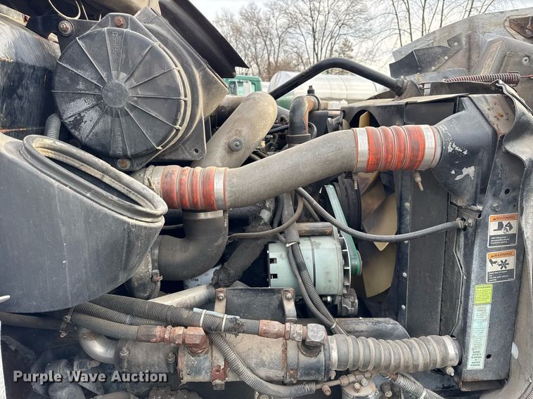 image for item DH9220 2003 Kenworth T300 fertilizer delivery truck