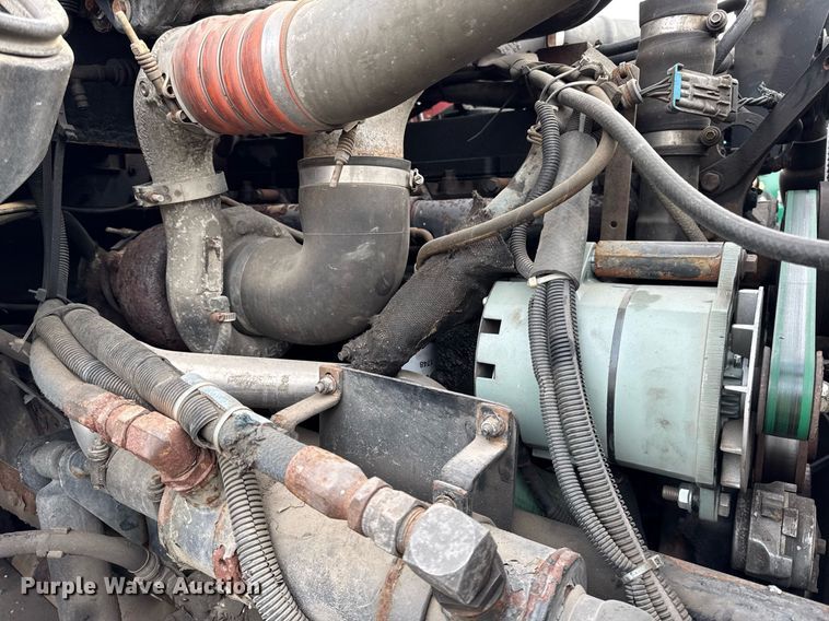 image for item DH9220 2003 Kenworth T300 fertilizer delivery truck