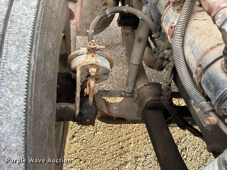 image for item DH9220 2003 Kenworth T300 fertilizer delivery truck