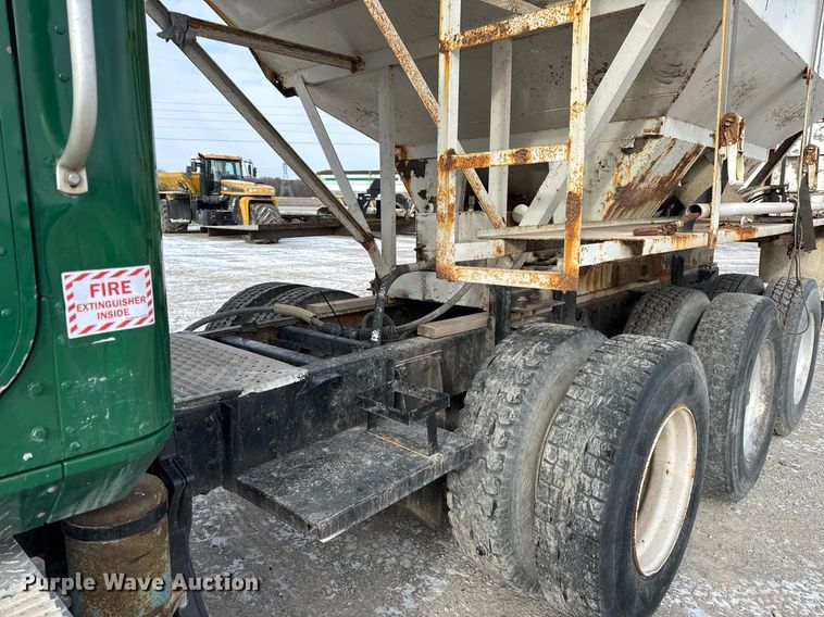 image for item DH9521 1989 International  F93 fertilizer delivery truck