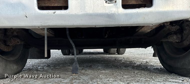 image for item DH9521 1989 International  F93 fertilizer delivery truck