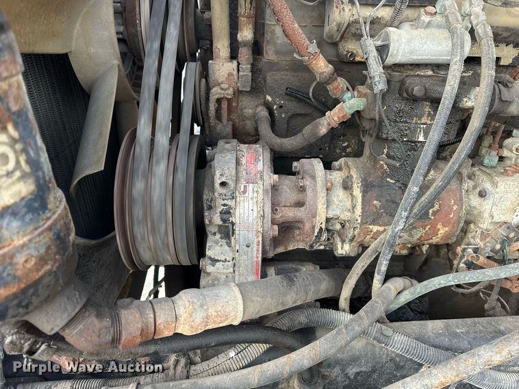 image for item DH9521 1989 International  F93 fertilizer delivery truck