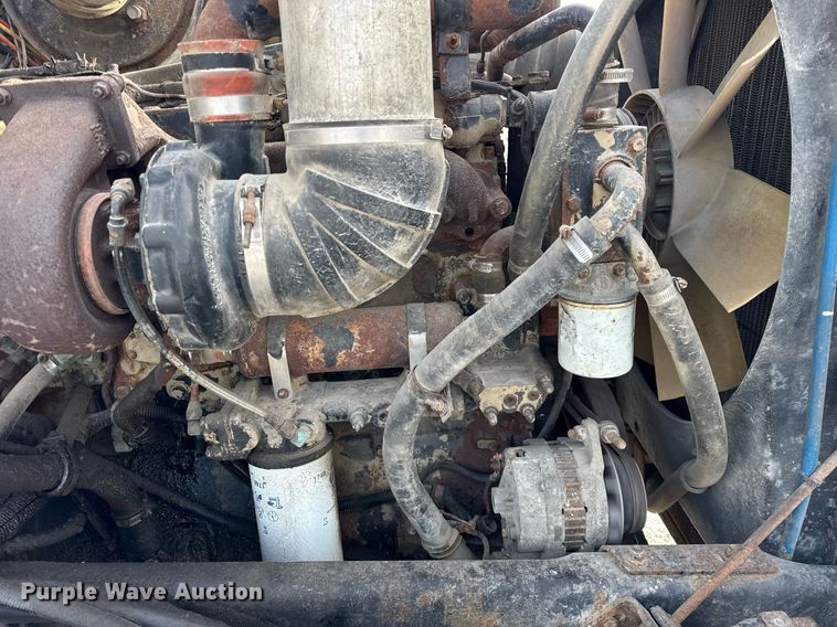 image for item DH9521 1989 International  F93 fertilizer delivery truck