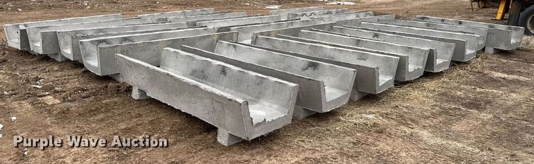 image for item DO0223 (10) bunk feeders