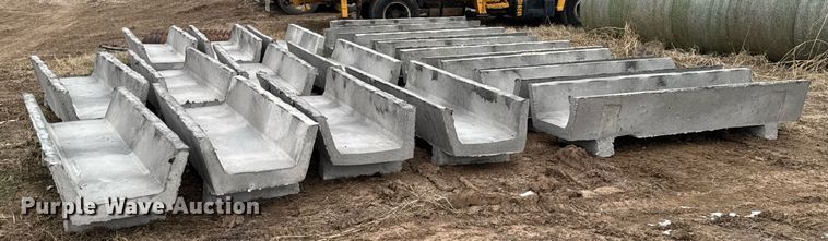 image for item DO0223 (10) bunk feeders