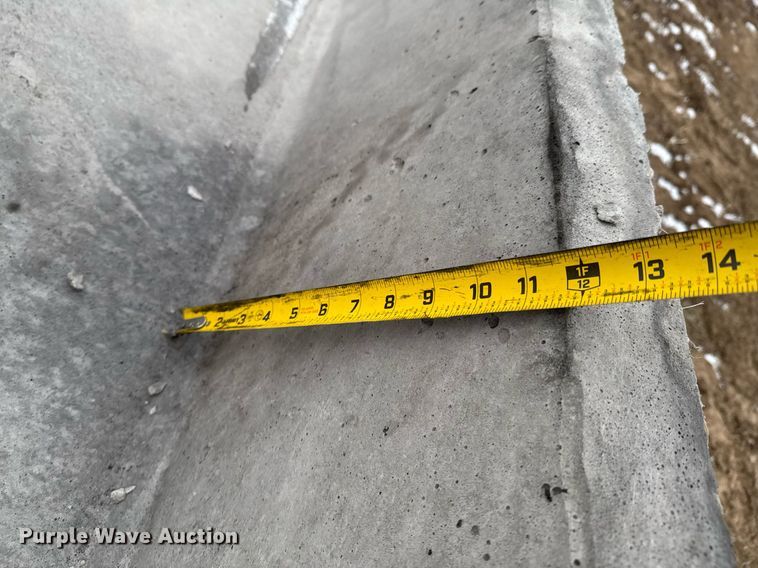 image for item DO0223 (10) bunk feeders