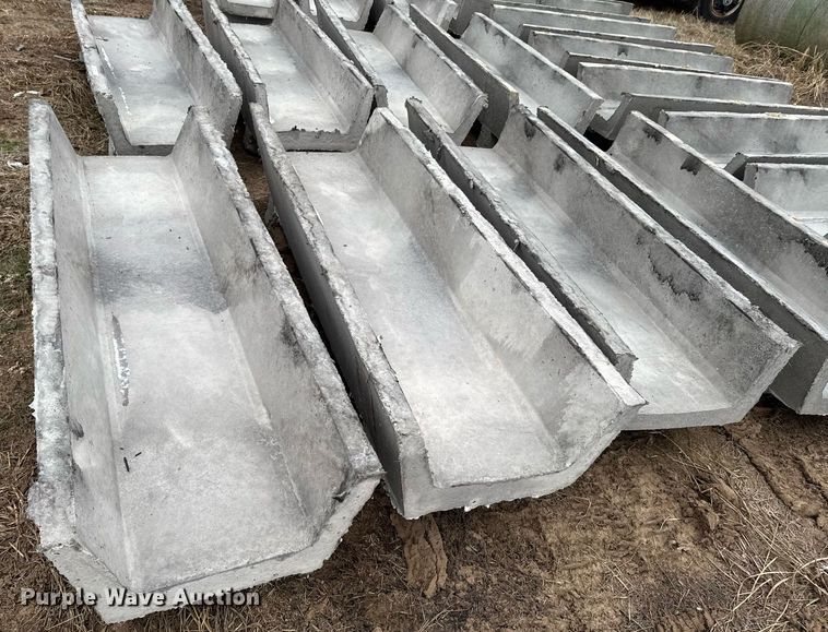 image for item DO0223 (10) bunk feeders