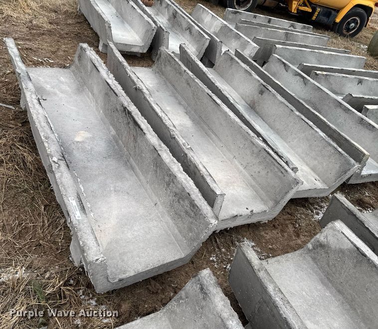 image for item DO0223 (10) bunk feeders