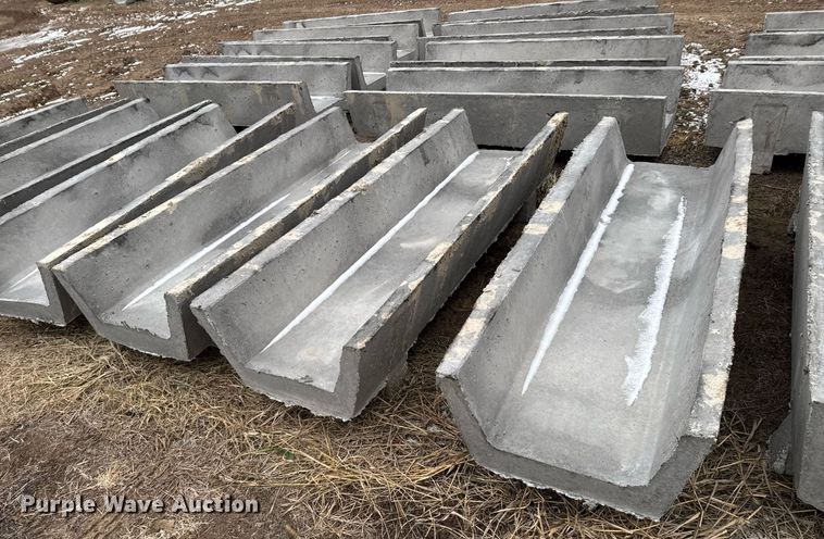 image for item DO0223 (10) bunk feeders