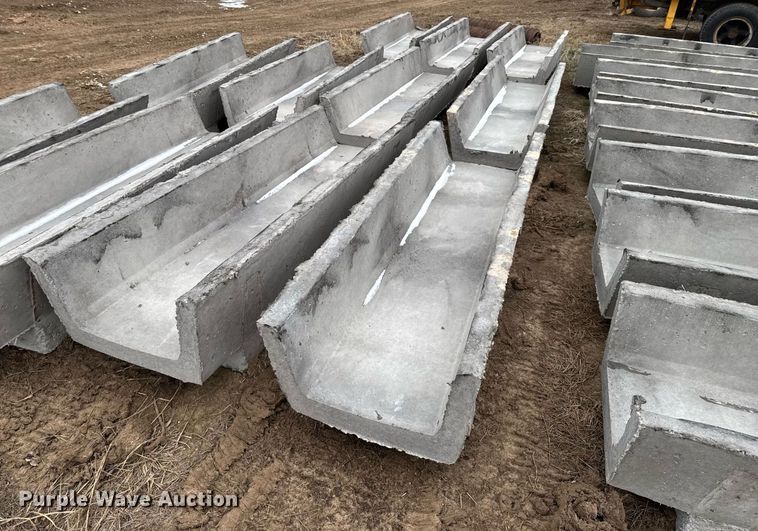 image for item DO0223 (10) bunk feeders