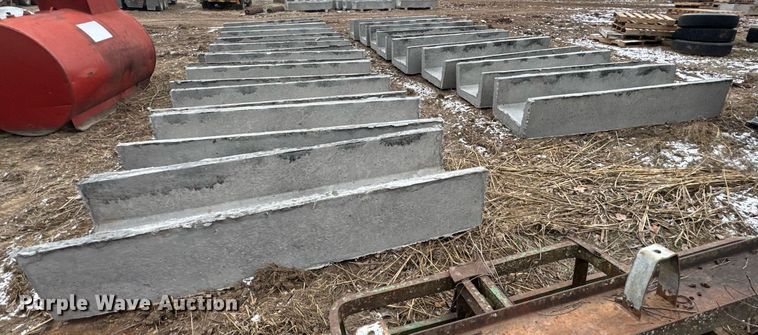 image for item DO0224 (10) bunk feeders