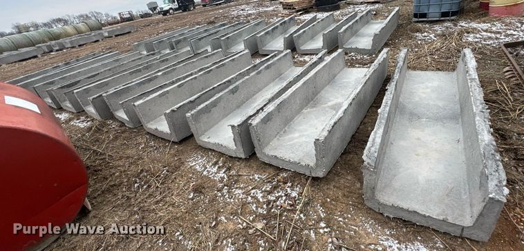 image for item DO0224 (10) bunk feeders