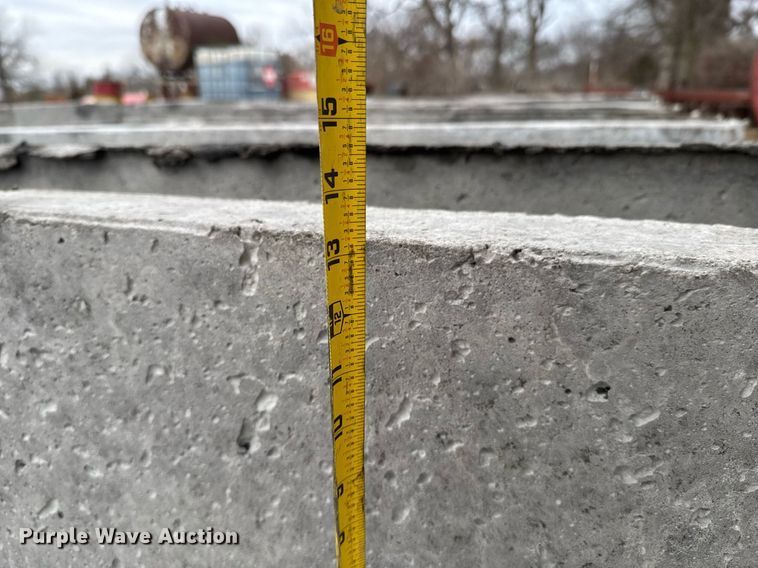 image for item DO0224 (10) bunk feeders