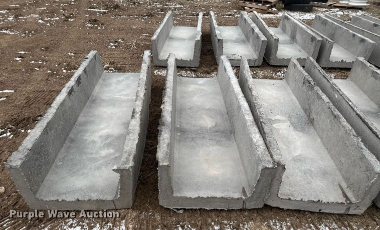 image for item DO0224 (10) bunk feeders