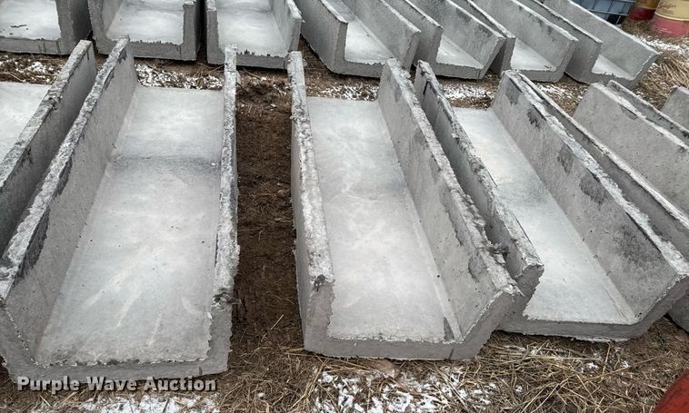 image for item DO0224 (10) bunk feeders