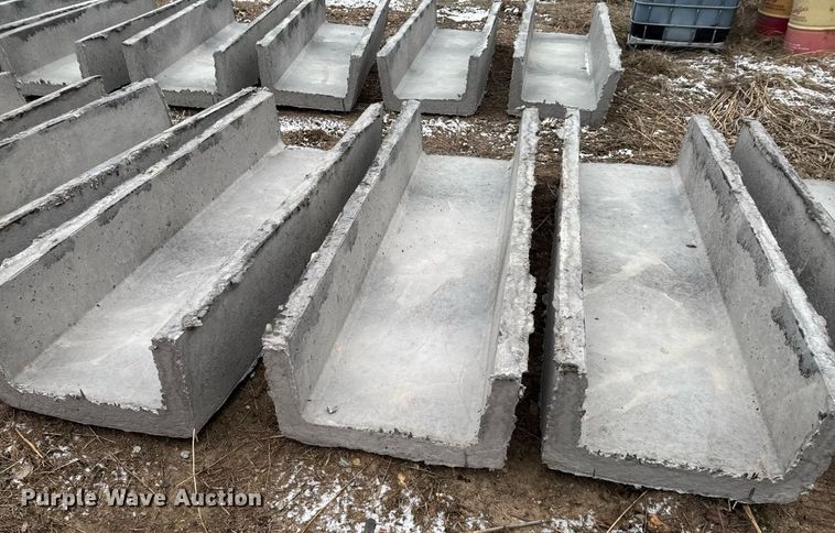 image for item DO0224 (10) bunk feeders