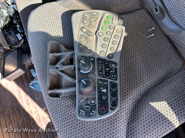 image for item DP6102 2012 John Deere 9410R 4WD tractor