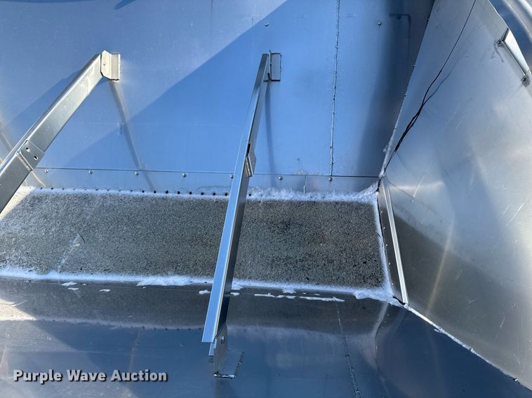 image for item DW2477 2001 International 2554 applicator truck