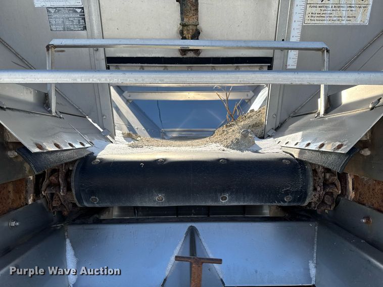 image for item DW2477 2001 International 2554 applicator truck