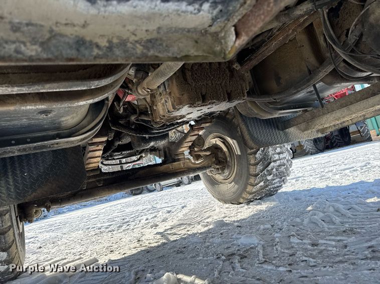 image for item DW2477 2001 International 2554 applicator truck