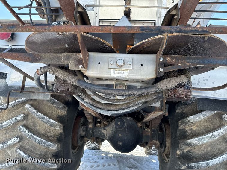 image for item DW2477 2001 International 2554 applicator truck