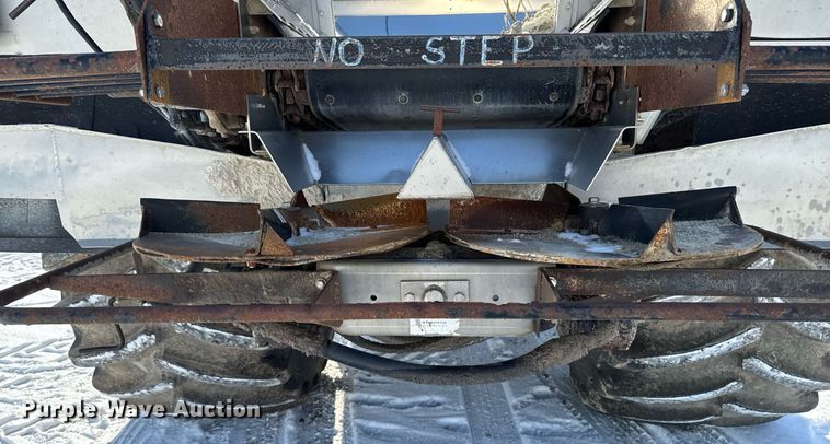 image for item DW2477 2001 International 2554 applicator truck