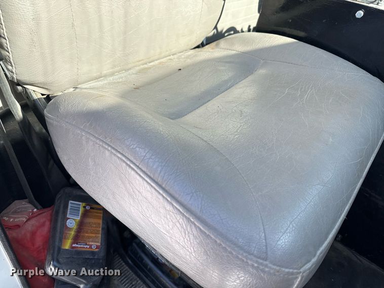 image for item DW2477 2001 International 2554 applicator truck