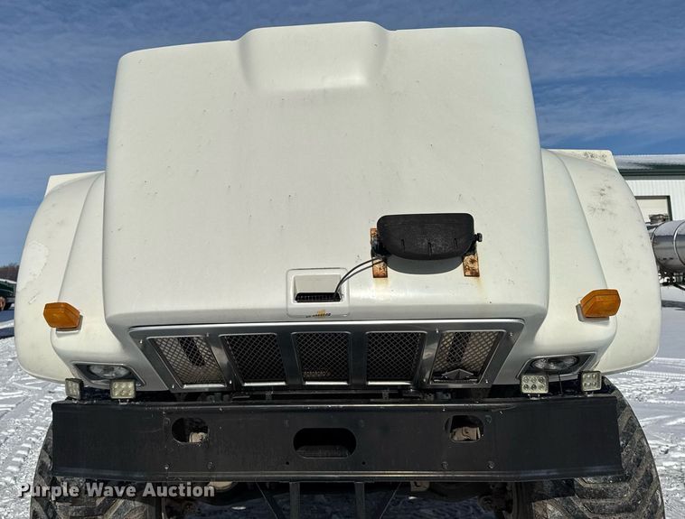 image for item DW2477 2001 International 2554 applicator truck