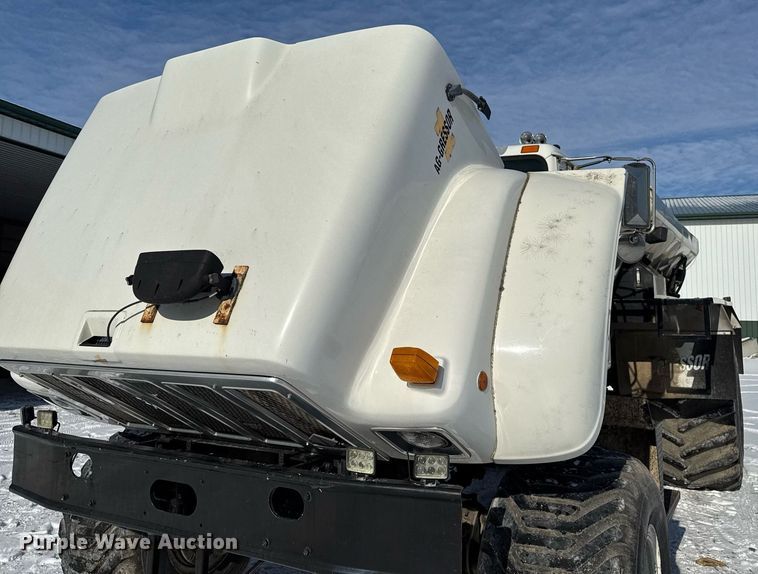 image for item DW2477 2001 International 2554 applicator truck