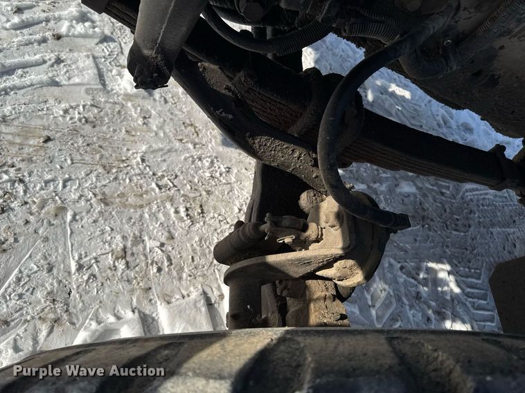 image for item DW2477 2001 International 2554 applicator truck