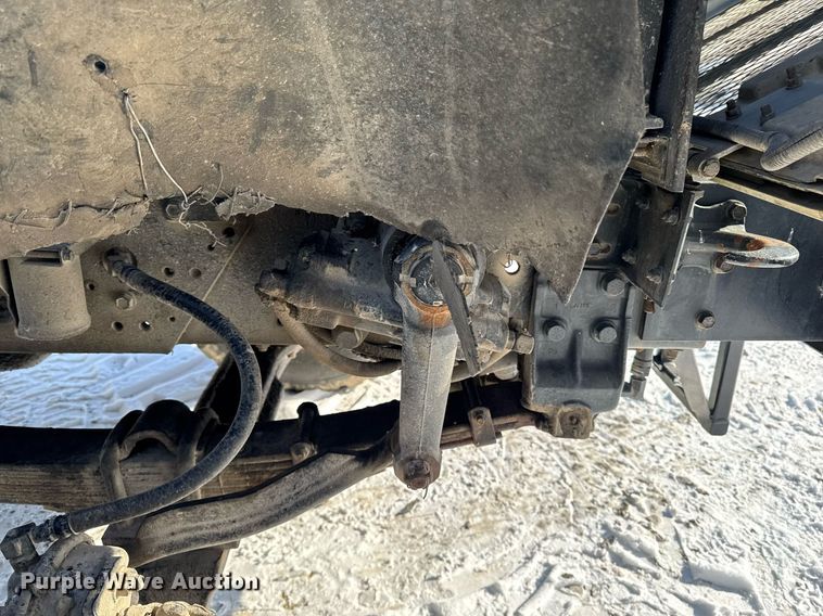 image for item DW2477 2001 International 2554 applicator truck