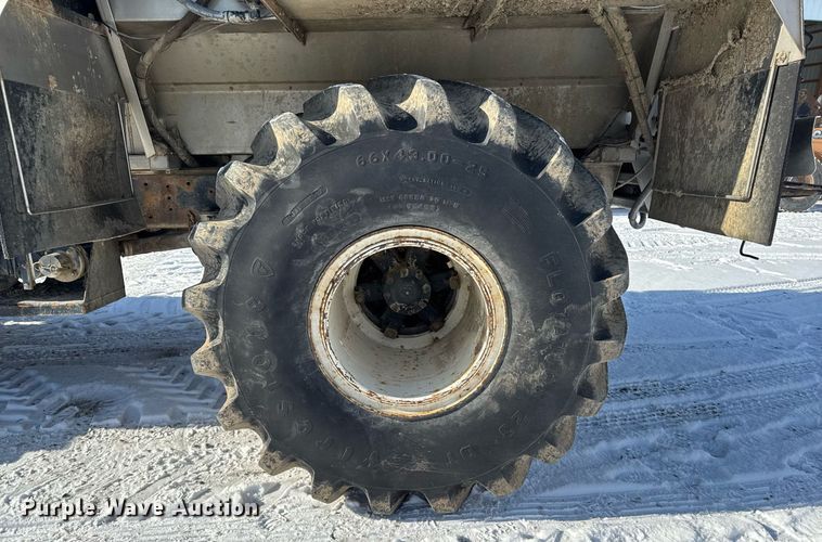 image for item DW2477 2001 International 2554 applicator truck