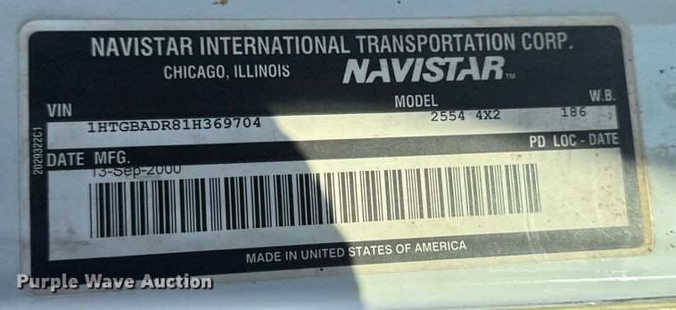 image for item DW2477 2001 International 2554 applicator truck