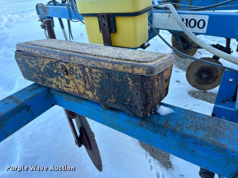 image for item DW3368 DMI 4100 NH3 applicator