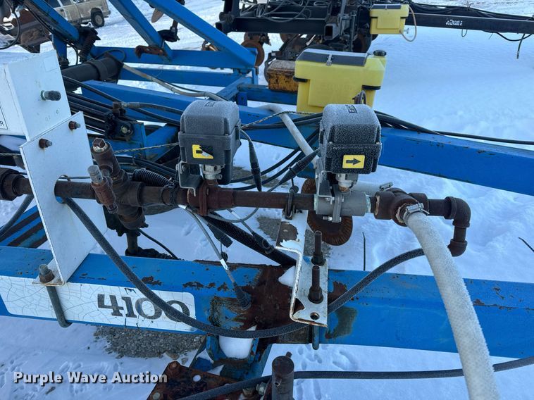 image for item DW3368 DMI 4100 NH3 applicator