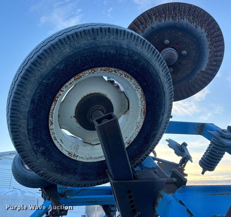 image for item DW3368 DMI 4100 NH3 applicator