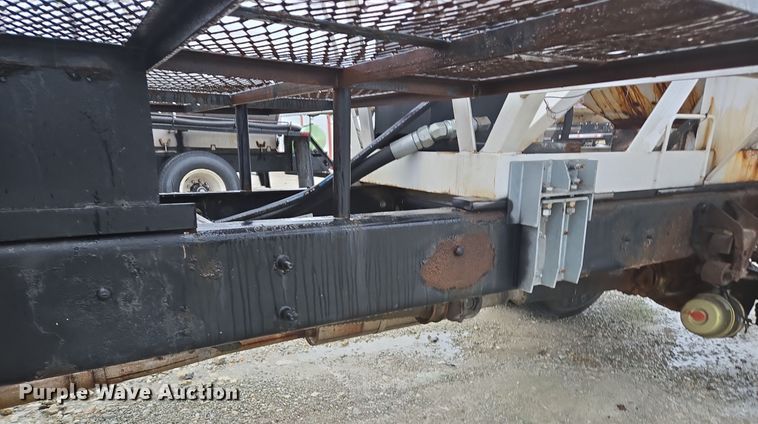 image for item DX1565 2007 International 4300 feed delivery truck