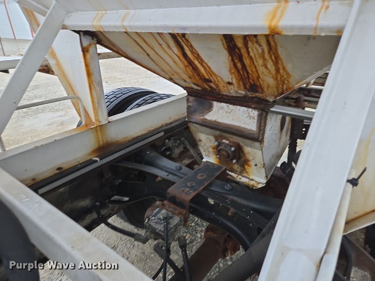 image for item DX1565 2007 International 4300 feed delivery truck