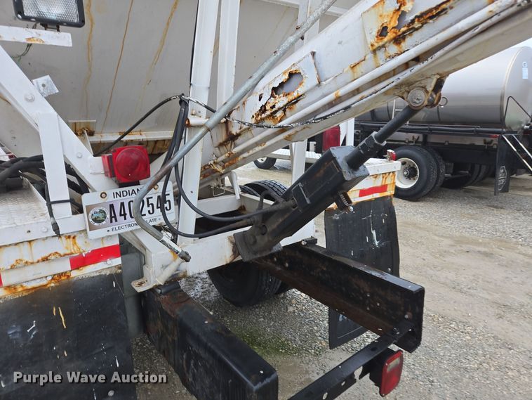 image for item DX1565 2007 International 4300 feed delivery truck